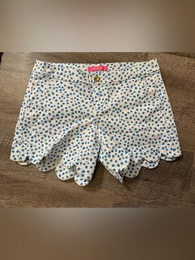 Lilly Pulitzer White Scallop Hem Shorts with Blue Dot Print